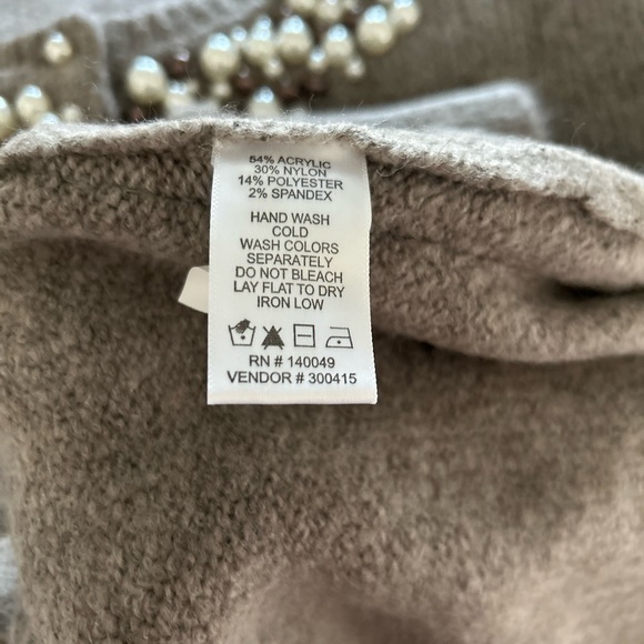 Chadwick’s brand Grey Cardigan Sweater. SIZE LARGE. Embellished with faux pearls - Picture 4 of 5